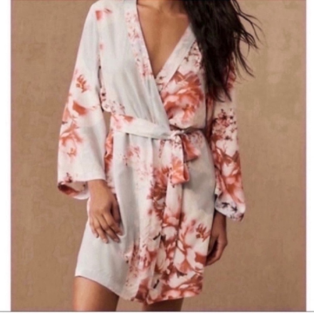 Like New Plum Pretty Sugar Floral Robe- Size XS